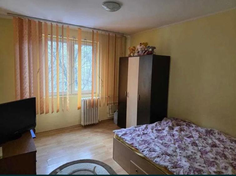 Vânzare apartament 3 camere Crângași