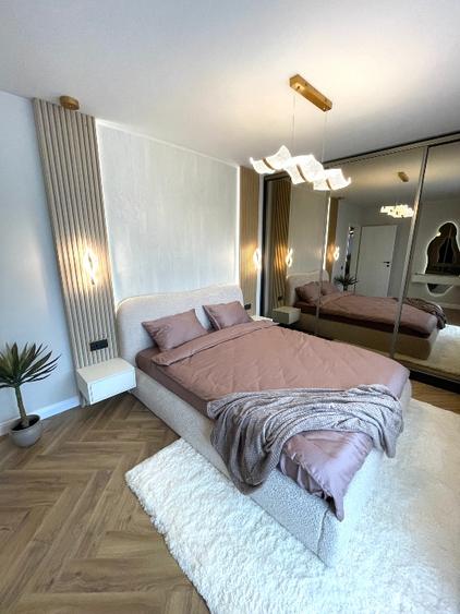 Proprietar vând ap 3 camere Florești, două băi, bloc cu lift