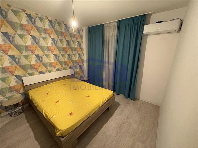 Militari - Rosu , Avangarde 2 camere, 49mp