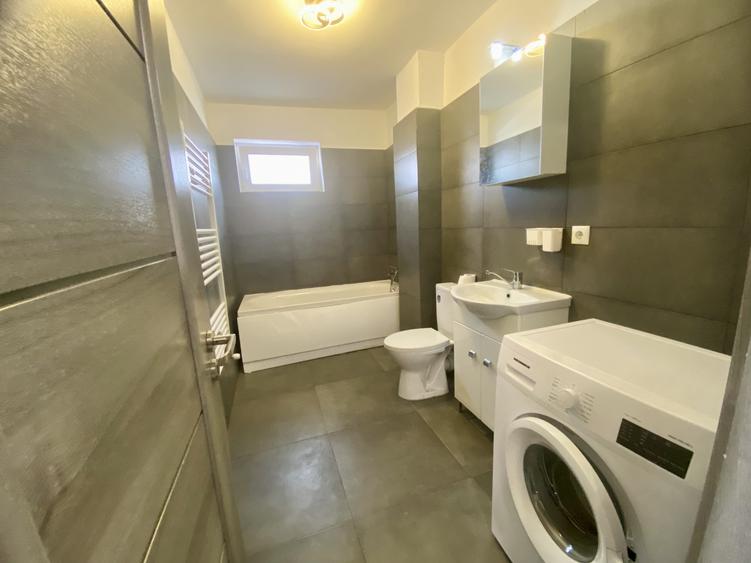 Apartament de 3 camere, semidecomandat, 77mp + terasa, zona Dâmbul Rotund