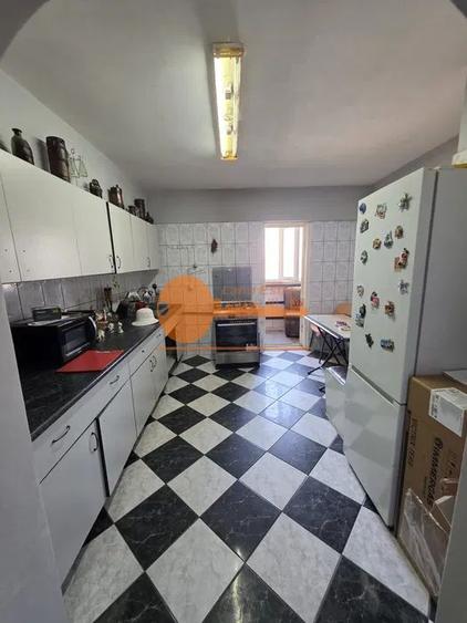 Apartament cu 4 camere in zona Rahova - Petre Ispirecu