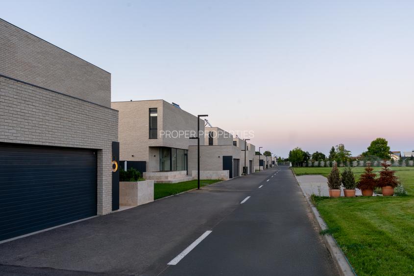 Vila P+1 | Gated Community 8 vile | Parc Privat 8.000 mp | 1 min A0 - 24