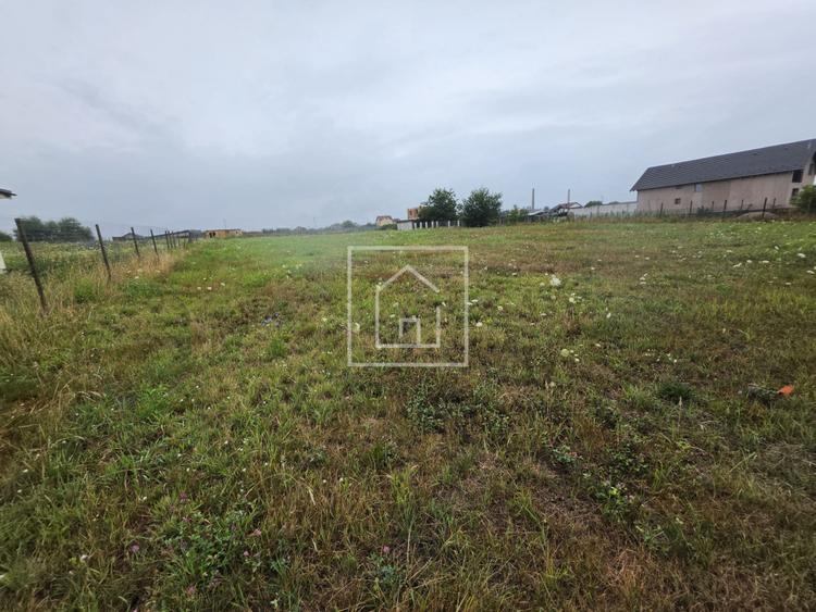 Teren intravilan 1200 mp, deschidere 14 ml in Avrig, judet Sibiu