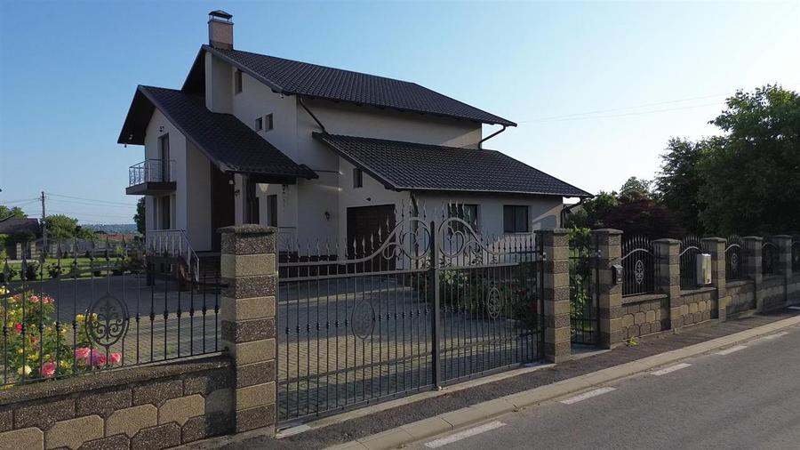 Casa Superba! In Suceava! Teren 1800 mp! De vanzare! 0727817187