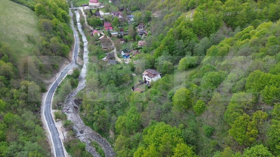 Cabana de poveste în Râmeț | 2000 mp teren + râu pe proprietate | ideală pent
