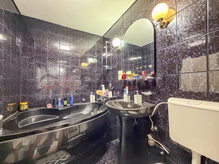 4 camere zona semicentrala, etaj intermediar, 100 mp utili!