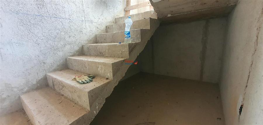 Casa noua de vanzare 5 camere 355 mp teren Micesti