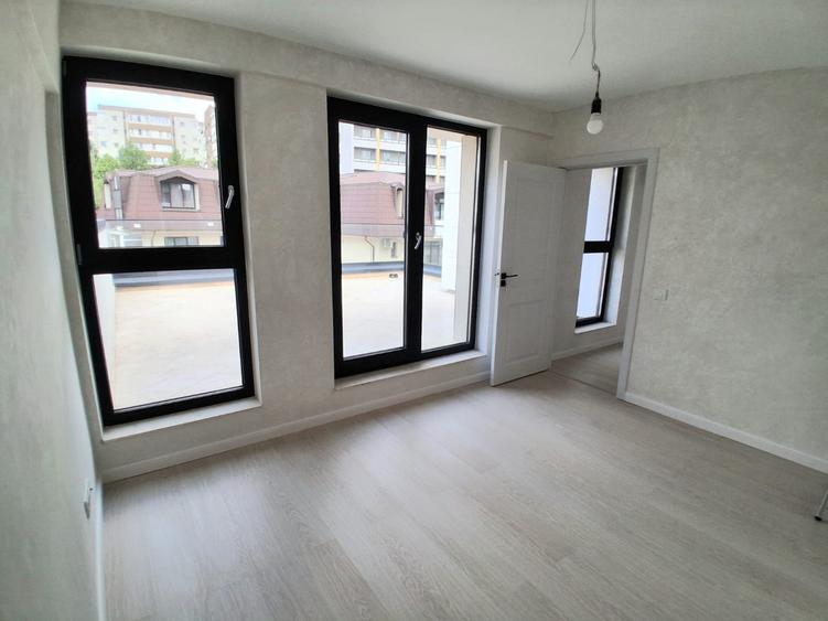 Apartament de vanzare 2 camere cu terasa, zona Pacurari, INTABULAT si FINISAT