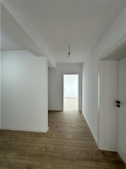 Apartament 3 Camere în bloc finalizat, etaj intermediar, construcție n