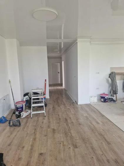 Apartament 3 Camere Regie Centrala Proprie Nemobilat Loc Parcare Bloc 2026