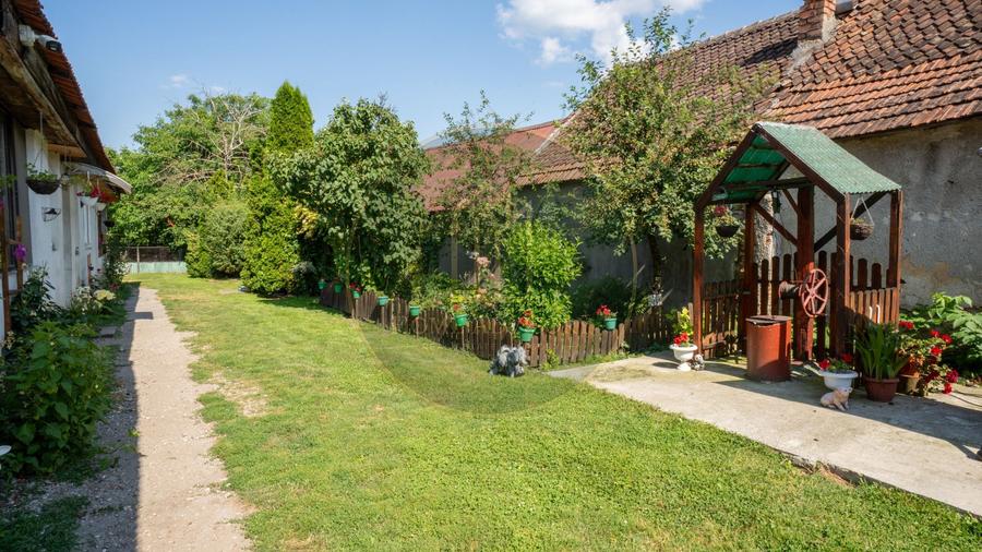 Casă de vânzare în Rotbav | Teren 1.500 mp | Zonă centrală