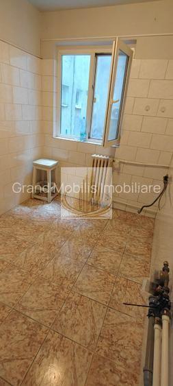 Vanzare apartament 3 camere decomandat Tineretului