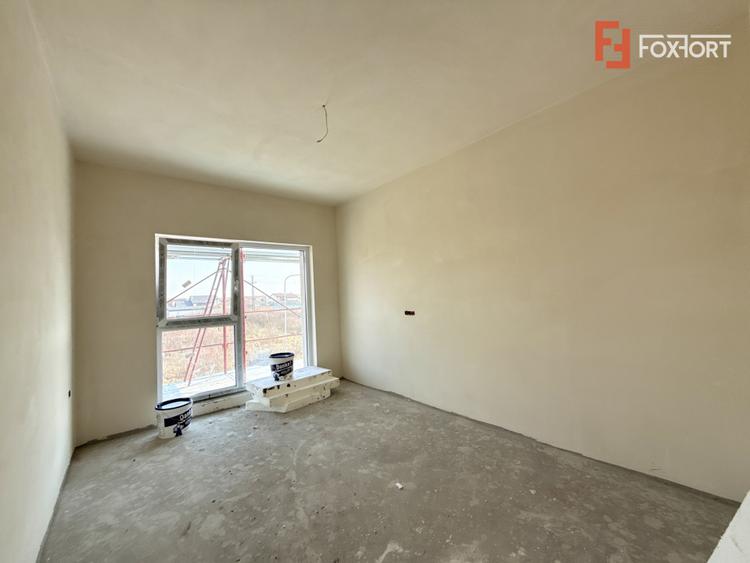 COMISION 0% Triplex cu 4 camere de vanzare in localitatea Sacalaz, zona Centrala