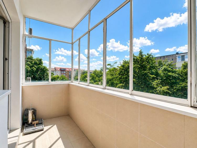 Apartament 4 camere decomandat, 2 băi, 2 balcoane
