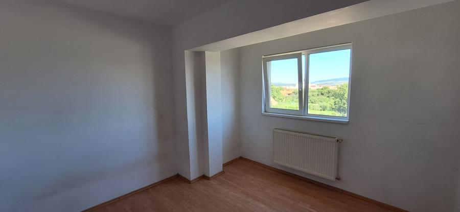 Zona Garii din Fagaras, apartament cu doua camere  25500 euro+TVA