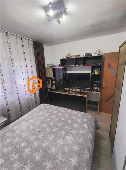 Apartament 4 camere decomandat zona Berca