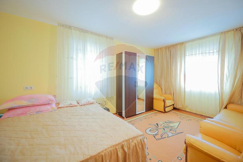 Casă cu 4 camere din cărămidă, de vânzare în zona Bratca-Damiș