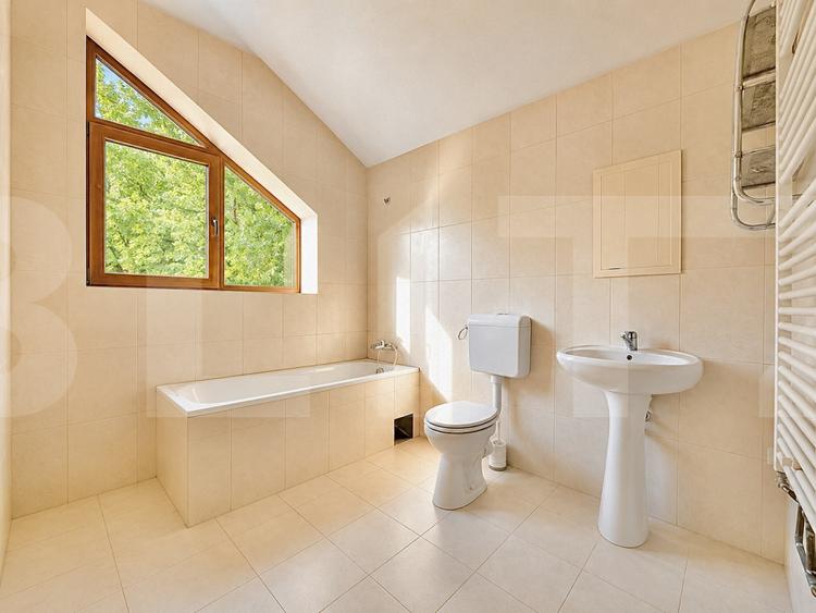 Casa Individuală cu 5 camere, 277 mp utili, 987 mp teren, zona Torontalului