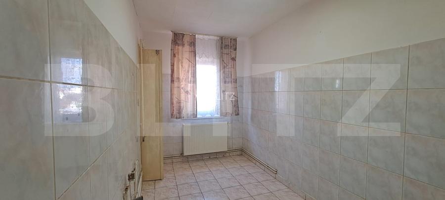 Apartament 2 camere, et. 4, zona centrală, Făgăraș – nemobilat, de renovat - 2