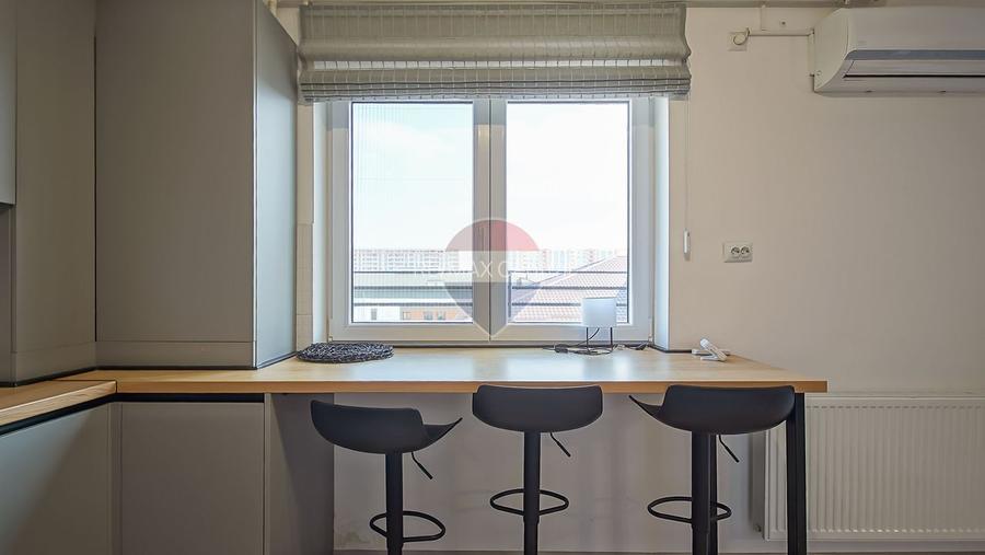 Apartament 2 camere de vânzare | Parcare și boxă | Zona Tractorul