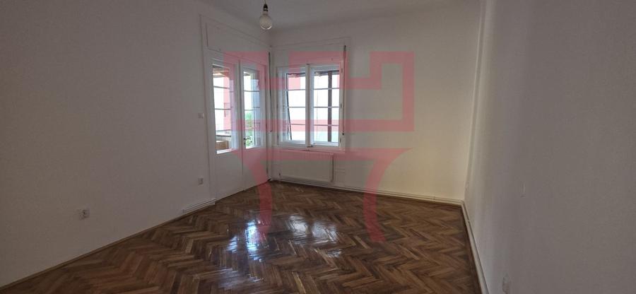 Apartament nemobilat sau birou in casa 160mp zona Emil Isac