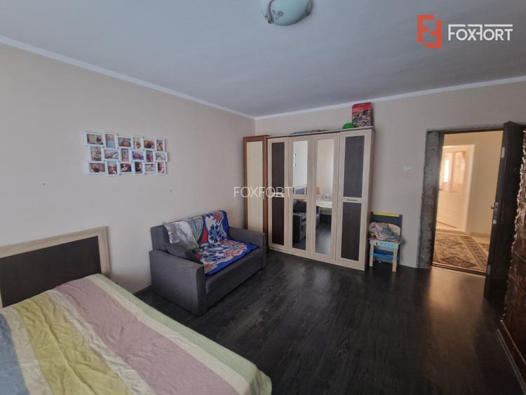 Casa individuala de vanzare cu 7 camere - Recas - 8