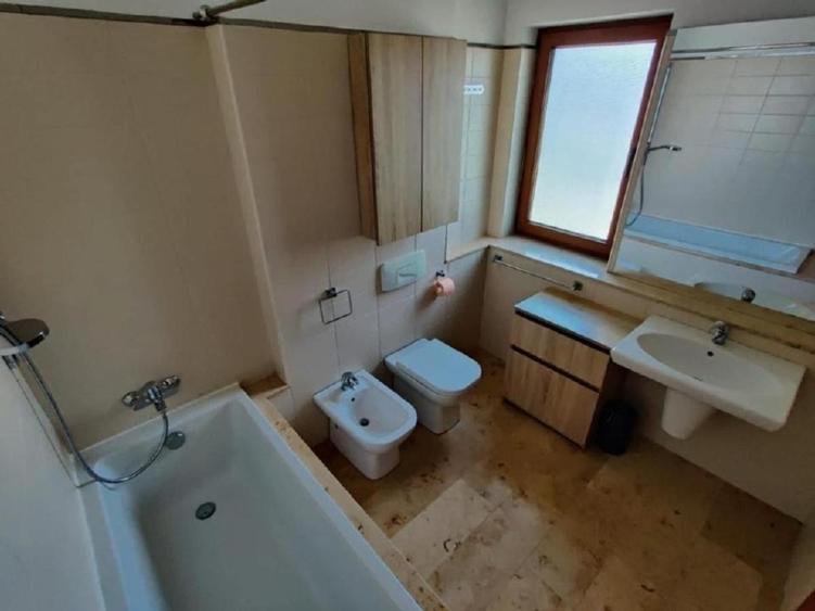 Floreasca/Parcul Verdi inchiriez apart 3 camere 90 mpu mobilat lux