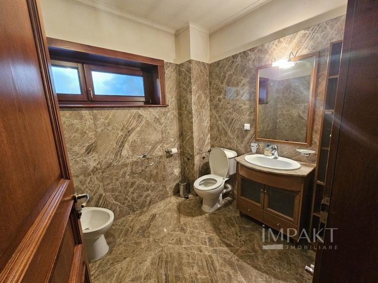 Inchiriez casa in cartier Gruia, pretabil locuinta, sediu firma, clinica, etc