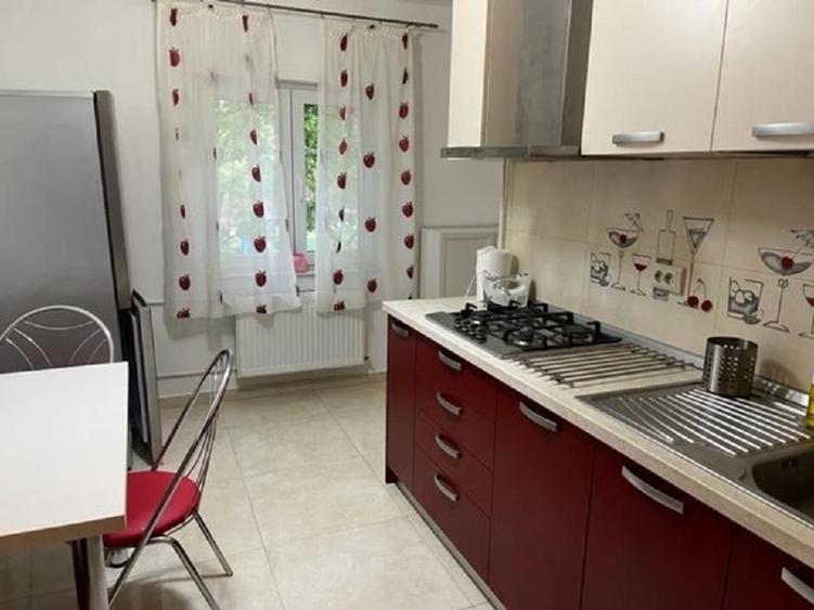 Pozitionat excelent,. direct proprietar (fara comision) , complet renovat, lux