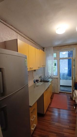 Particular 3 camere dec. Piata Iancului (Metrou) ofer spre inchiriere