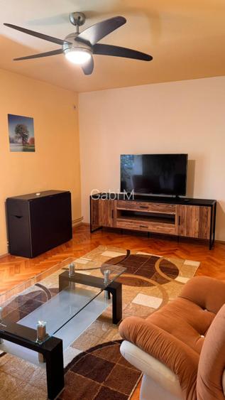 Proprietar Inchiriez apartament 3 camere - 2