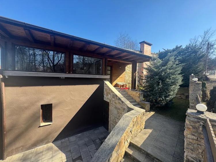 Casa individuala cu 3 camere, 100 mp, 440 mp teren, zona barbeque, Faget