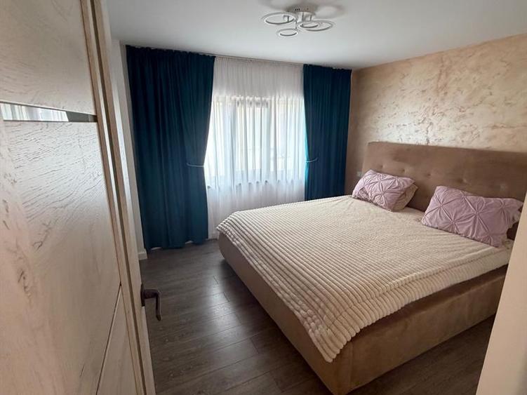 Apartament 4 camere, Filiasi