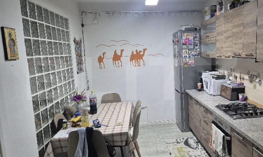 Apartament cu 3 camere, zona Porii