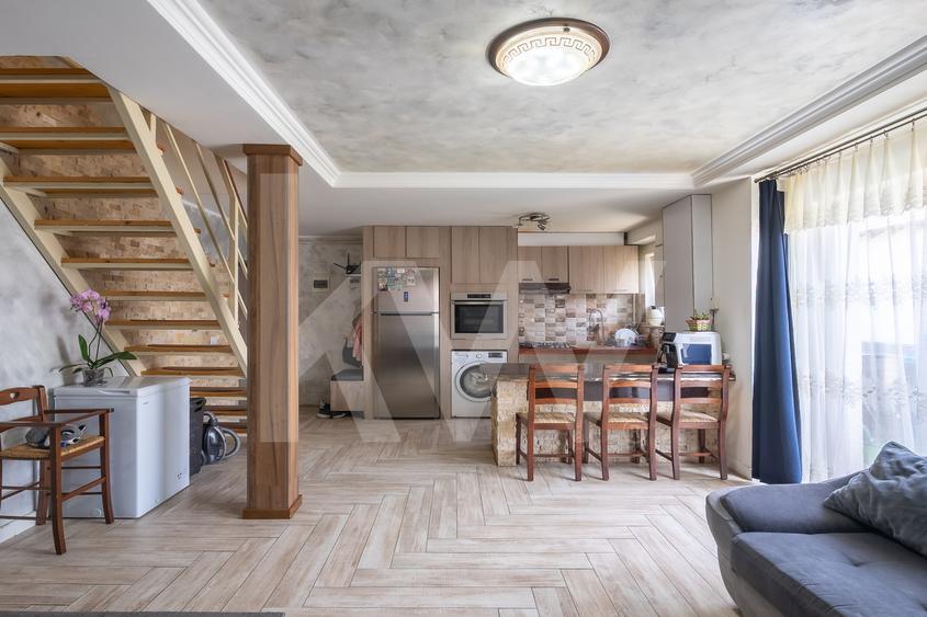 De vânzare: Apartament la etajul 1 cu pod finisat + 2 parcări
