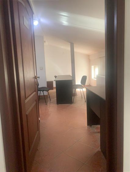Vanzare  sec 2  Cladire  birouri  P+ 1E, teren 940mp