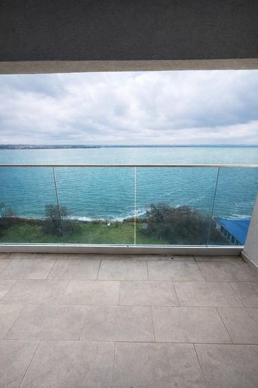 2 Camere Decomandat Mamaia Zona Rex Vedere Frontală La Lac