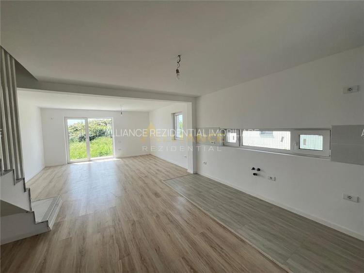 Casa tip duplex - 3 camere - 2 bai - 4