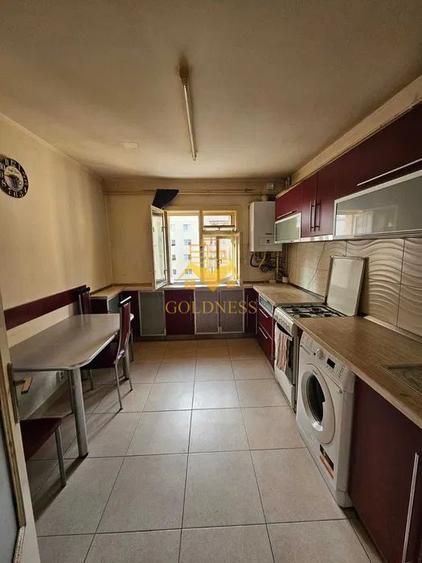 3 camere decomandate, balcon, parcare, Intre lacuri, Mol, FSEGA