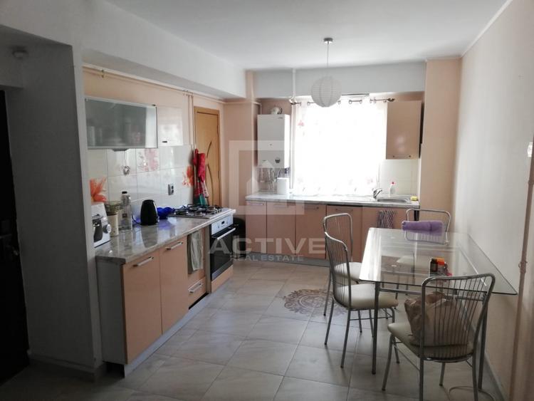 Apartament cu 3 camere decomandate- Piata Cipariu