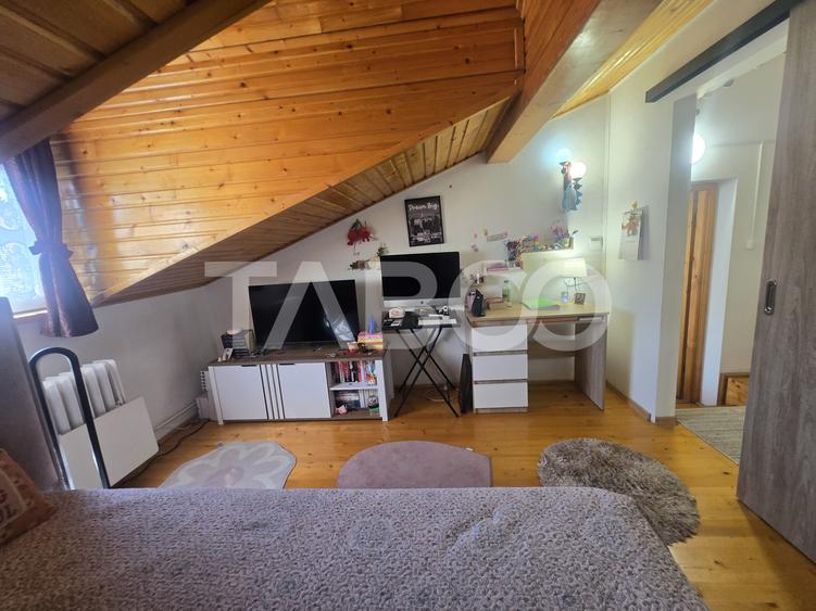 Apartament 2 camere de vanzare la casa 77mp curte si pivnita Sub Arini