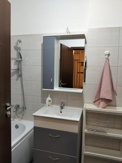 Berceni - Aparatorii Patriei , ap 2 camere + loc de parcare.