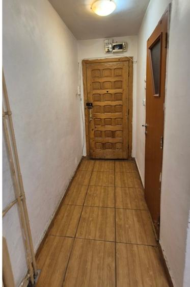 Apartament 2 camere, decomandat - vanzare