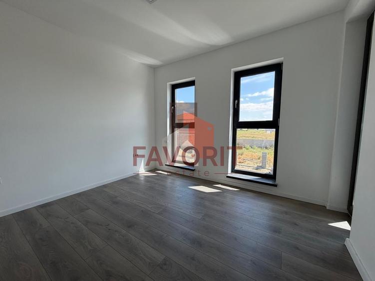 Duplex | COMISION 0 | Curte amenajata | Toate utilitatile | 3 Bai |
