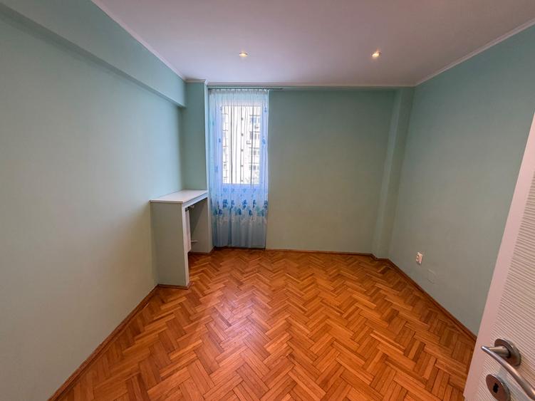 Titan 3 Camere Bloc Reabilitat Instalatii Schimbate 12 Min Metrou