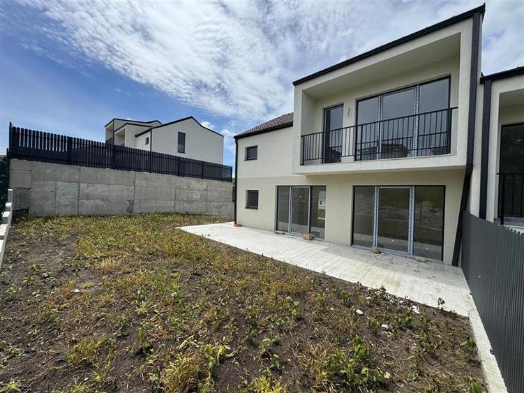 Casa Tip Duplex situata in Chinteni!
