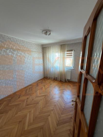 Apartament 3 camere de vanzare | Casa de Cultură | Decomandat