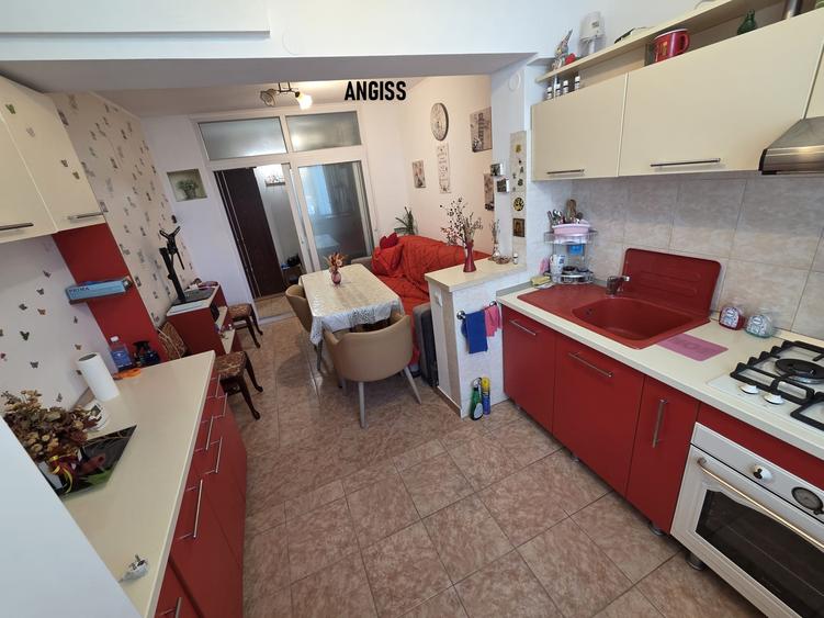 APARTAMENT 2 camere - 62mp- in spate la POLITIE