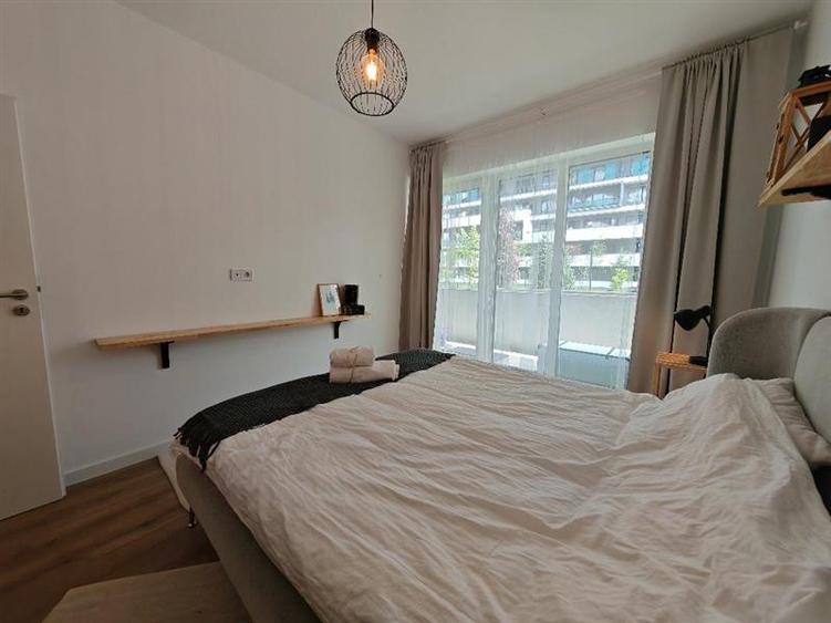 Inchiriem Apartament 2 Camere, Mobilat, Studio, Tractorul