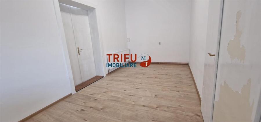 Casa de vanzare 4 camere zona Centru